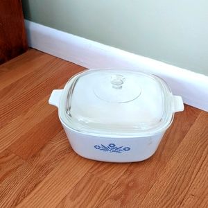 Corning Ware 2.5 quart dish with lid